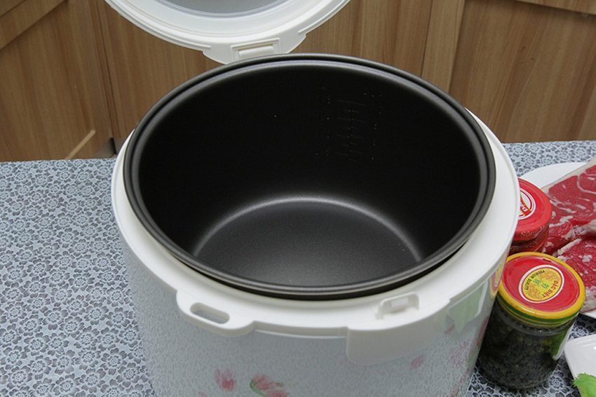 noi-com-dien-kangaroo-kg377-4 Lòng nồi của nồi cơm điện Kangaroo KG377