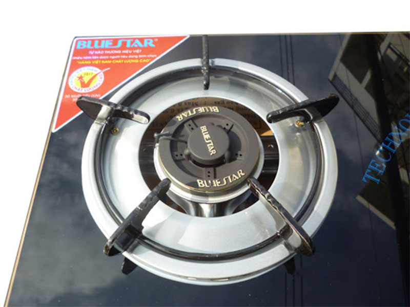 bep-gas-doi-bluestar-ng-4700v-3 Chất liệu đầu đốt của bếp gas đôi BlueStar NG-4700V