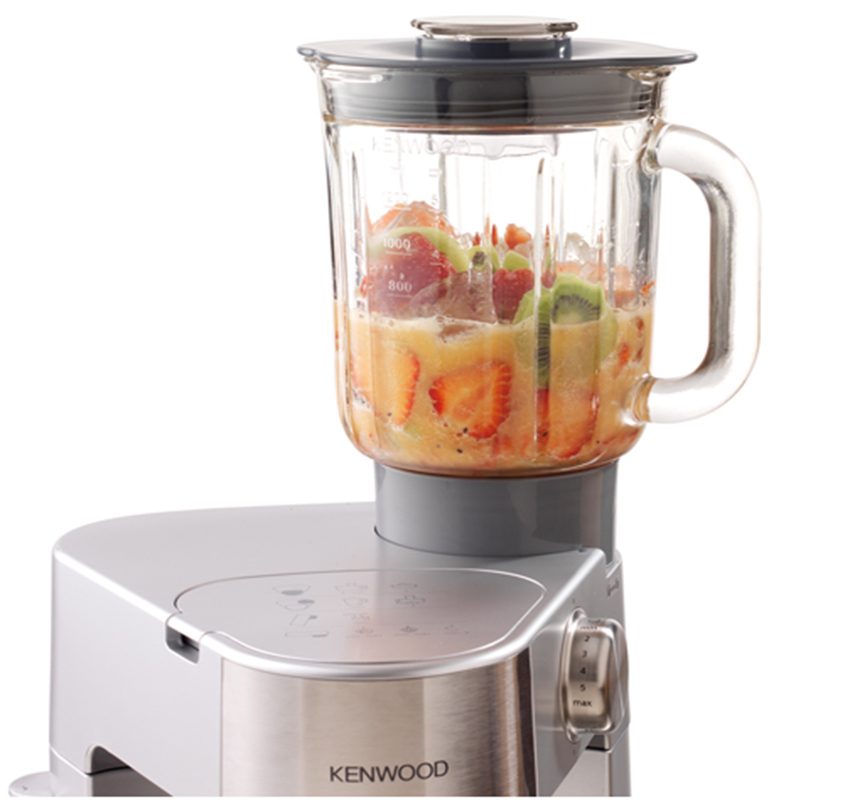 coi-xay-sinh-to-may-xay-da-nang-kenwood-km282 say sinh tố với Máy trộn đa năng Kenwood KM282