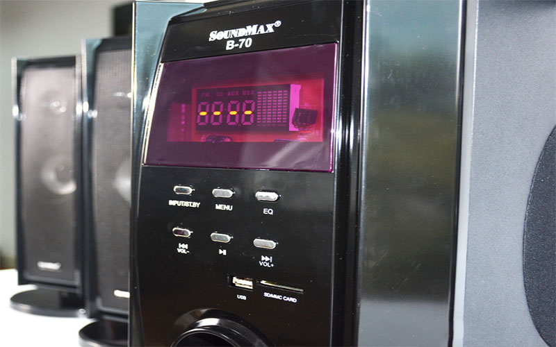 loa-vi-tinh-soundmax-b-70-5-1-3 Bảng điều khiển của Loa vi tính SoundMax B70/5.1