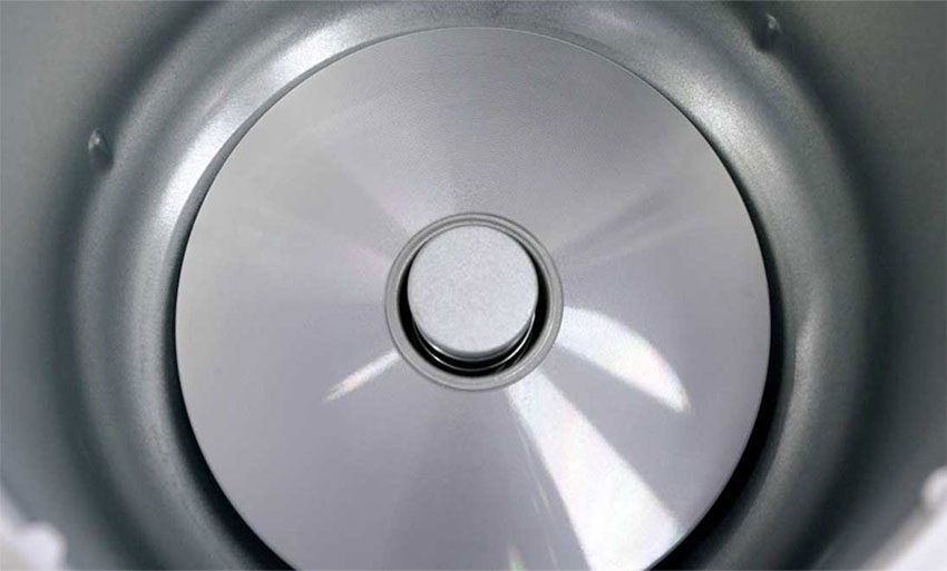 Chất liệu mâm nhiêt của nồi cơm điện Kangaroo KG833